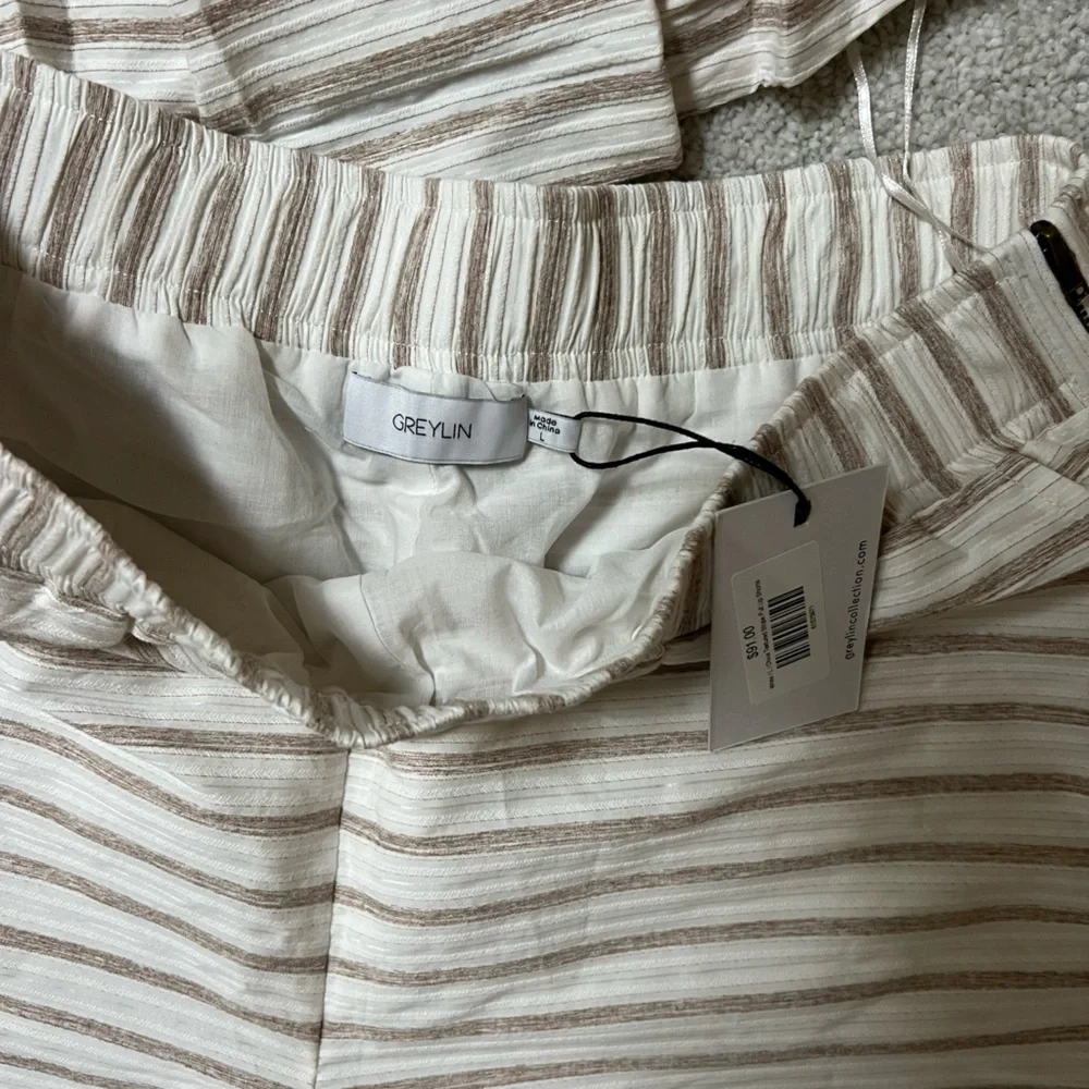 Greylin Two piece set- size L - Picture 8 of 8